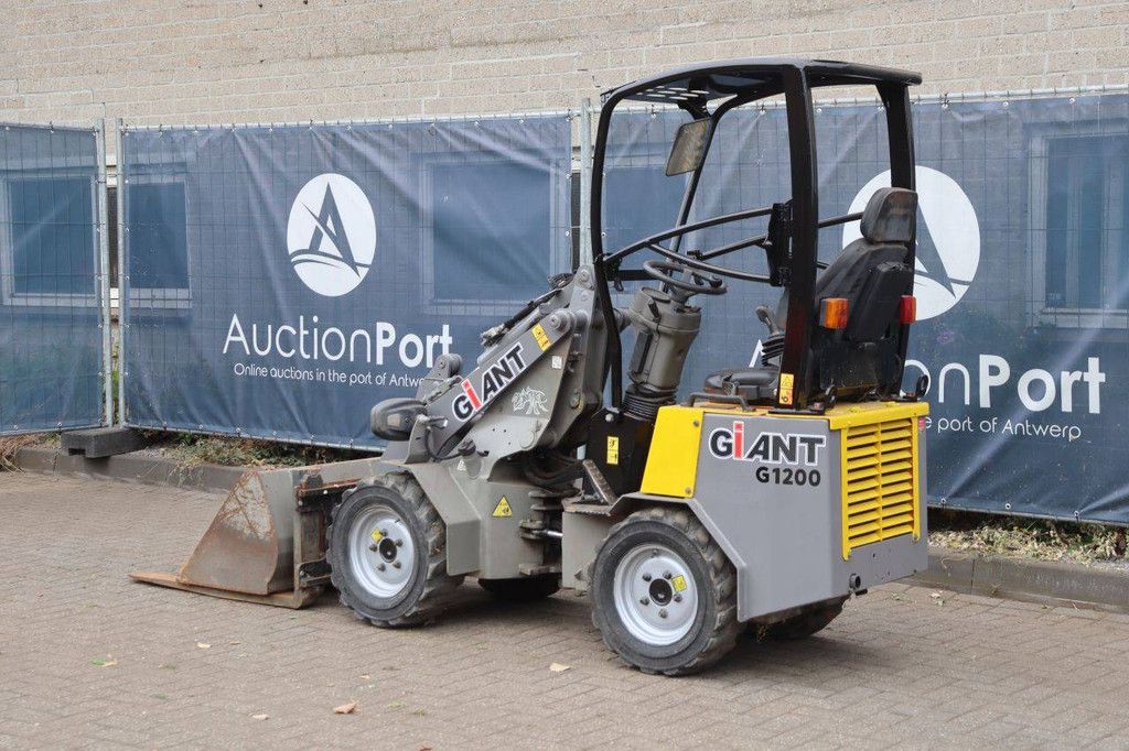 Articulated loader Giant D254SW Diesel 16kW 2015