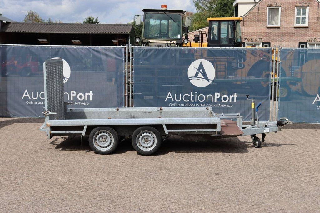 Machine transporter