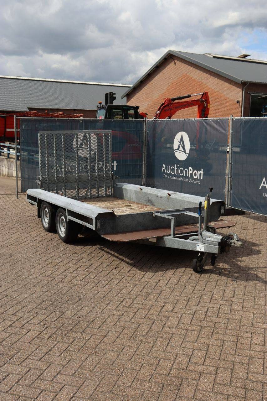 Machine transporter