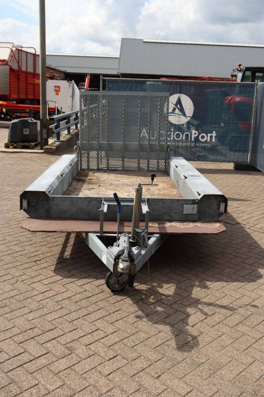 Machine transporter