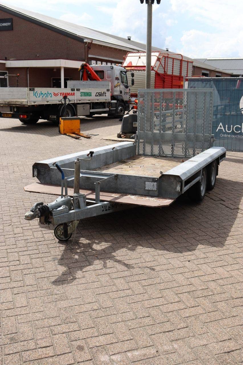 Machine transporter