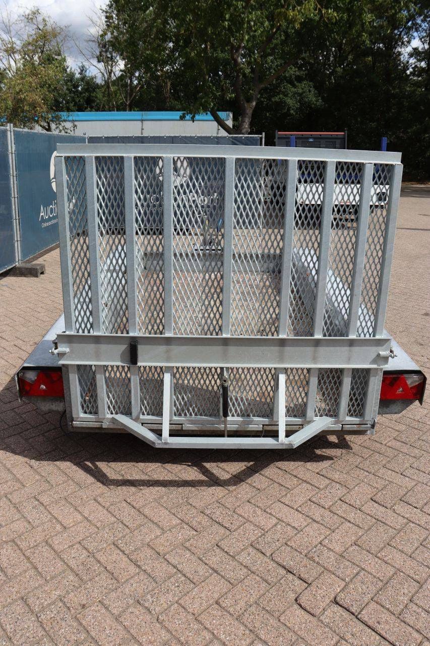Machine transporter