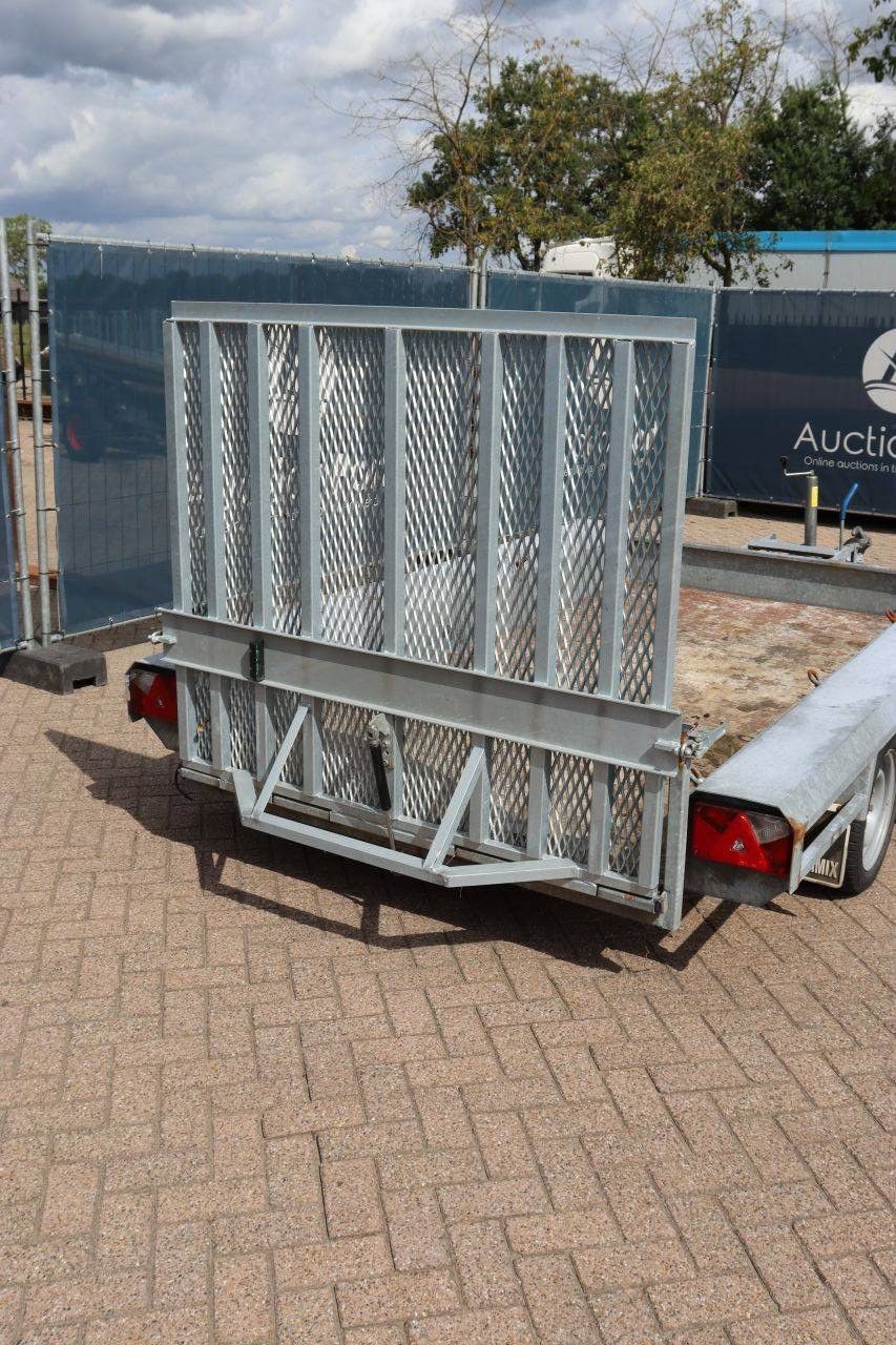 Machine transporter