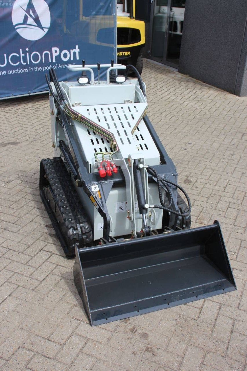 Skid steer loader T330XL Diesel 7.6kW 2026 New