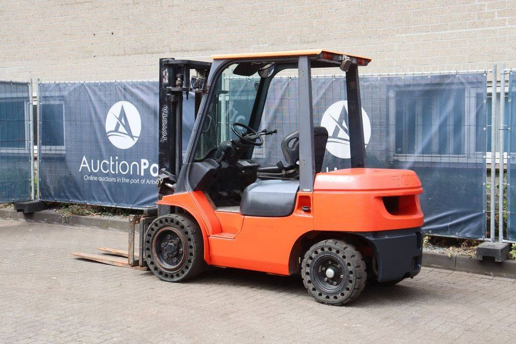 Gabelstapler Toyota 62-7FDF30 Diesel 3000kg 3,3m 2000