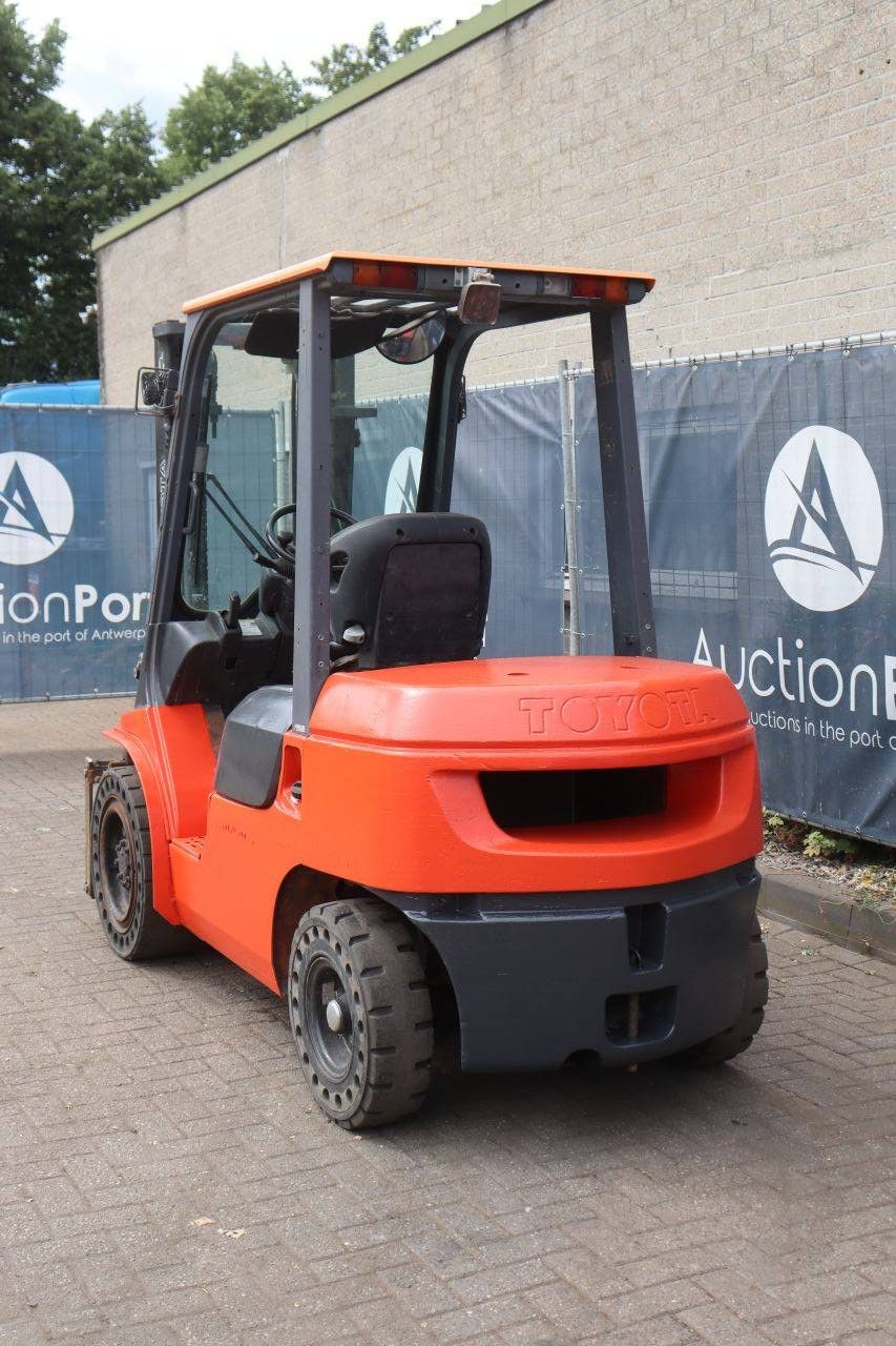 Gabelstapler Toyota 62-7FDF30 Diesel 3000kg 3,3m 2000