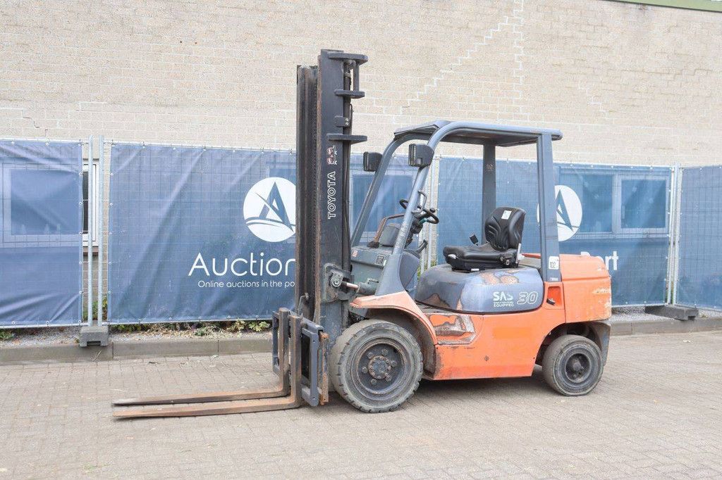 Forklift Toyota 02-7FDF30 Diesel 3000kg 4.0m 2002