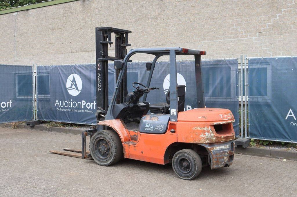 Forklift Toyota 02-7FDF30 Diesel 3000kg 4.0m 2002
