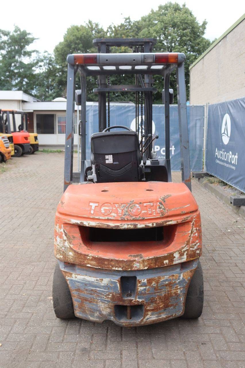 Forklift Toyota 02-7FDF30 Diesel 3000kg 4.0m 2002