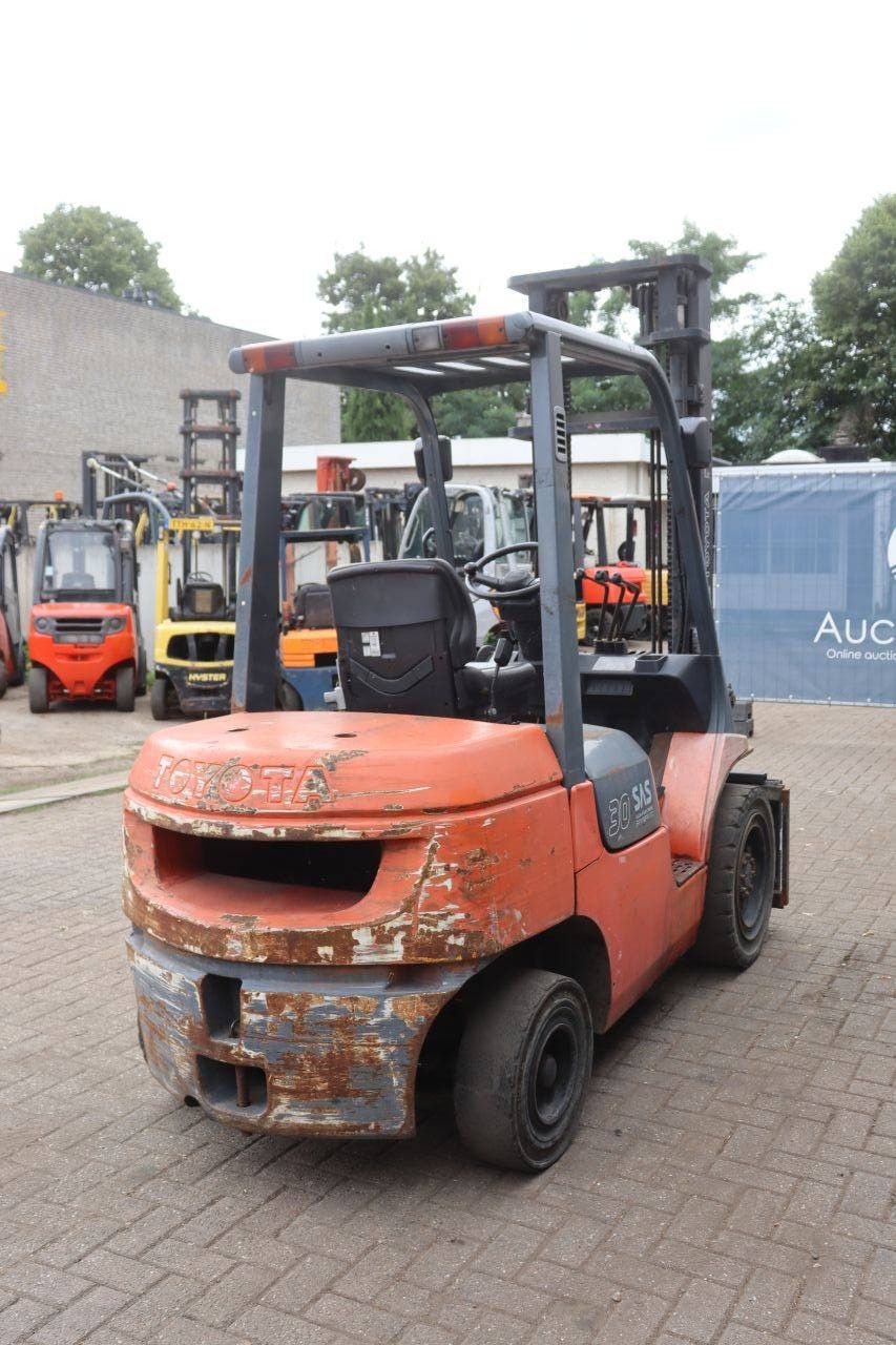 Forklift Toyota 02-7FDF30 Diesel 3000kg 4.0m 2002