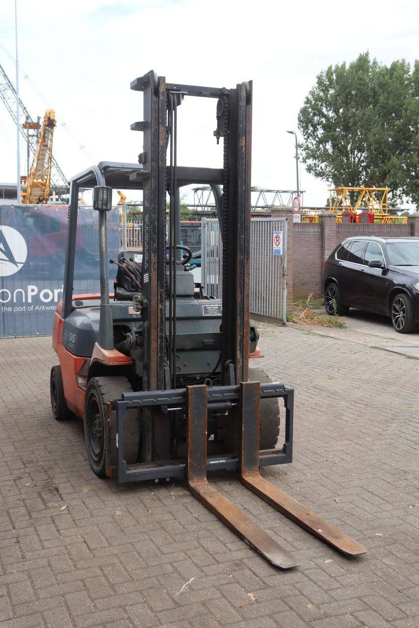Forklift Toyota 02-7FDF30 Diesel 3000kg 4.0m 2002