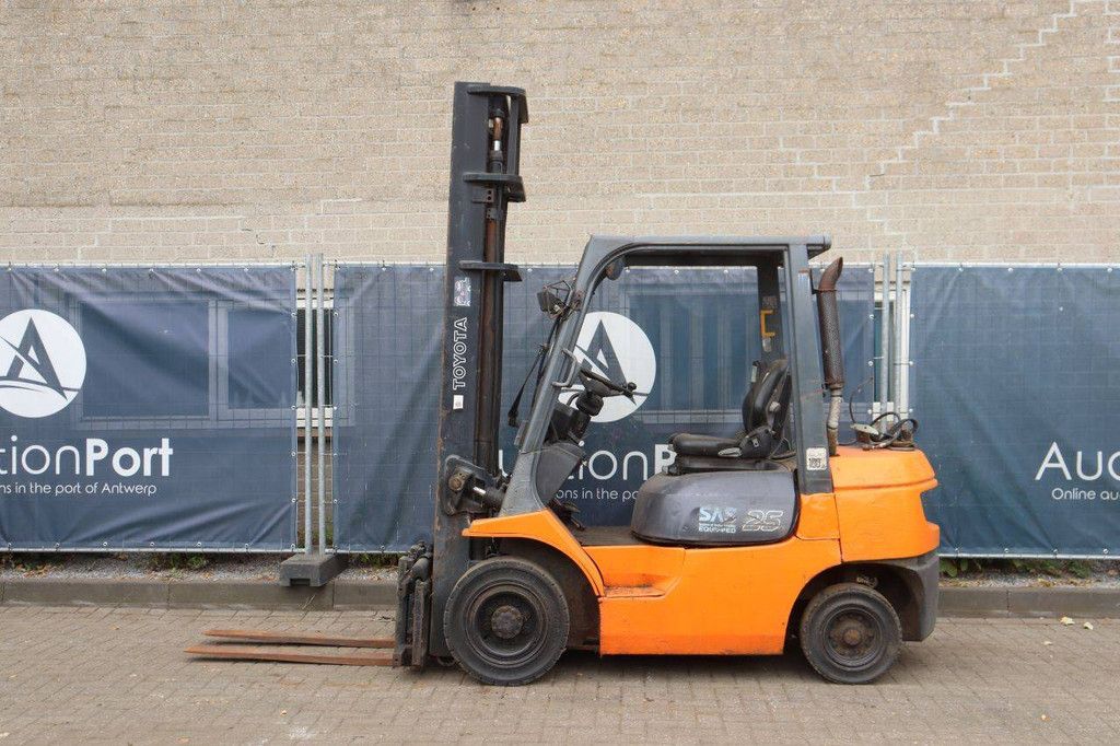 Heftruck Toyota 42-7FGF25 LPG 2500kg 4.7m 2004