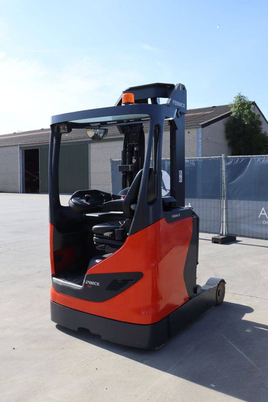 Linde R14-01 Electric Reach Truck 1400kg 8.6m 2021
