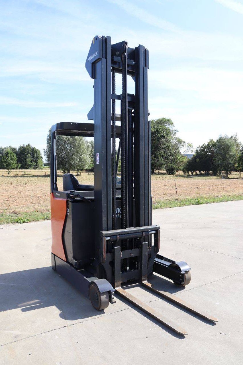 Linde R14-01 Electric Reach Truck 1400kg 8.6m 2019