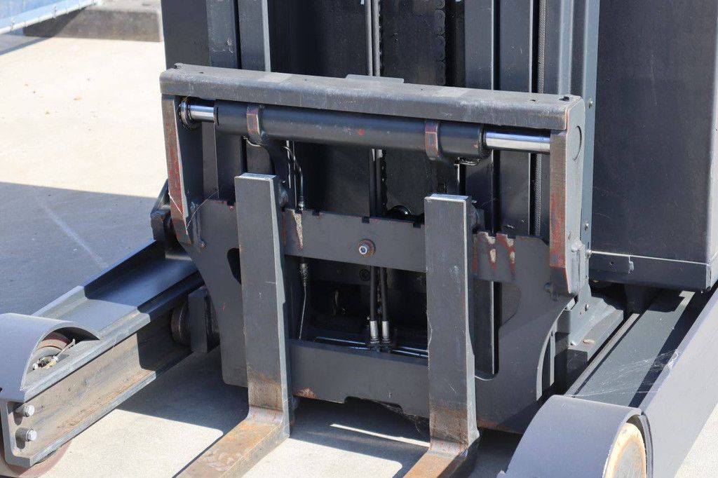 Linde R14-01 Electric Reach Truck 1400kg 8.6m 2019