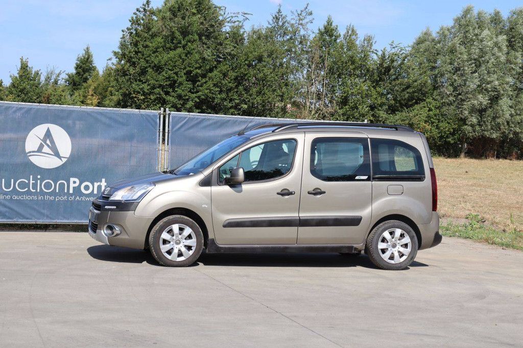 Passenger car Citroën Berlingo Diesel 92hp 2015