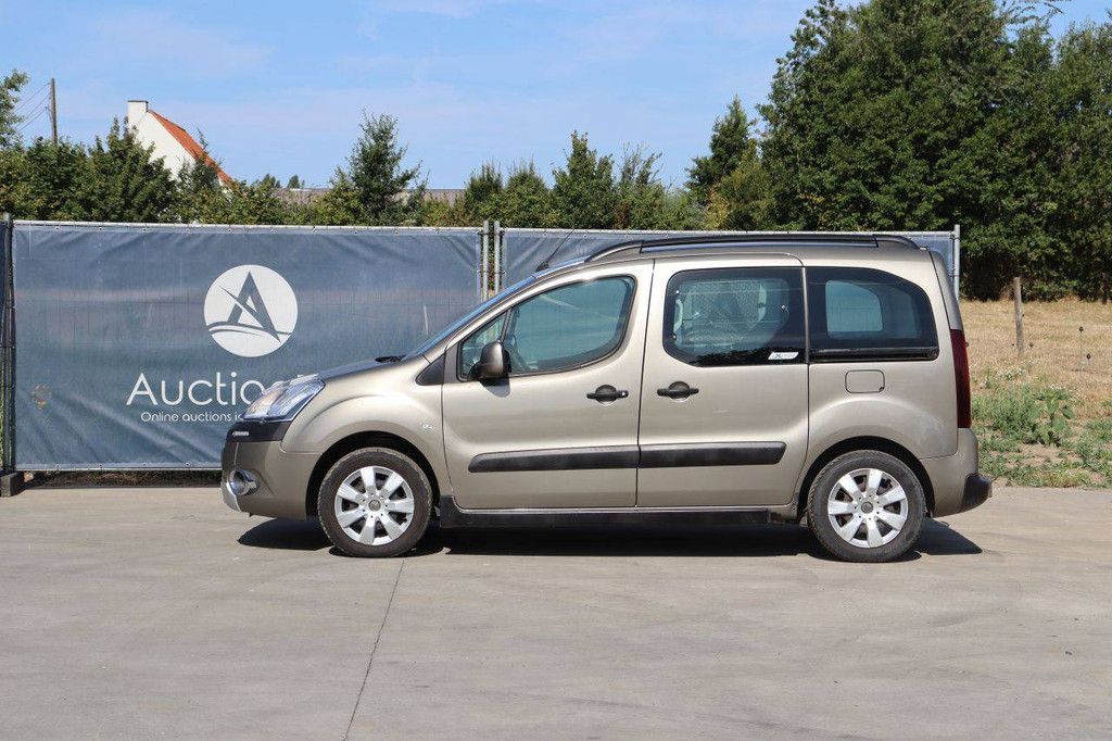 Passenger car Citroën Berlingo Diesel 92hp 2015