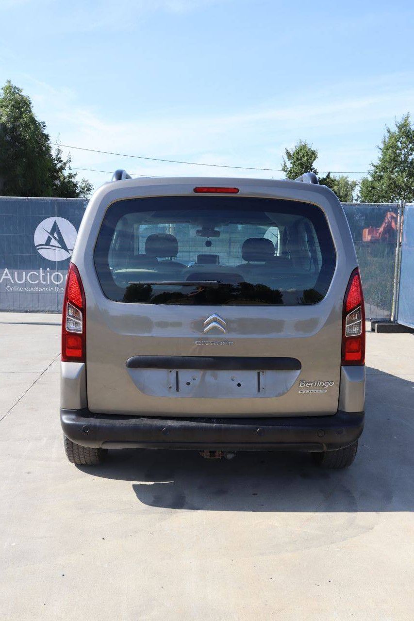 Passenger car Citroën Berlingo Diesel 92hp 2015