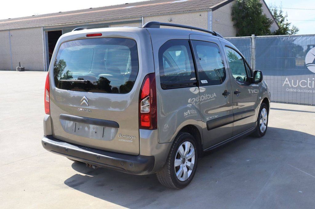 Passenger car Citroën Berlingo Diesel 92hp 2015