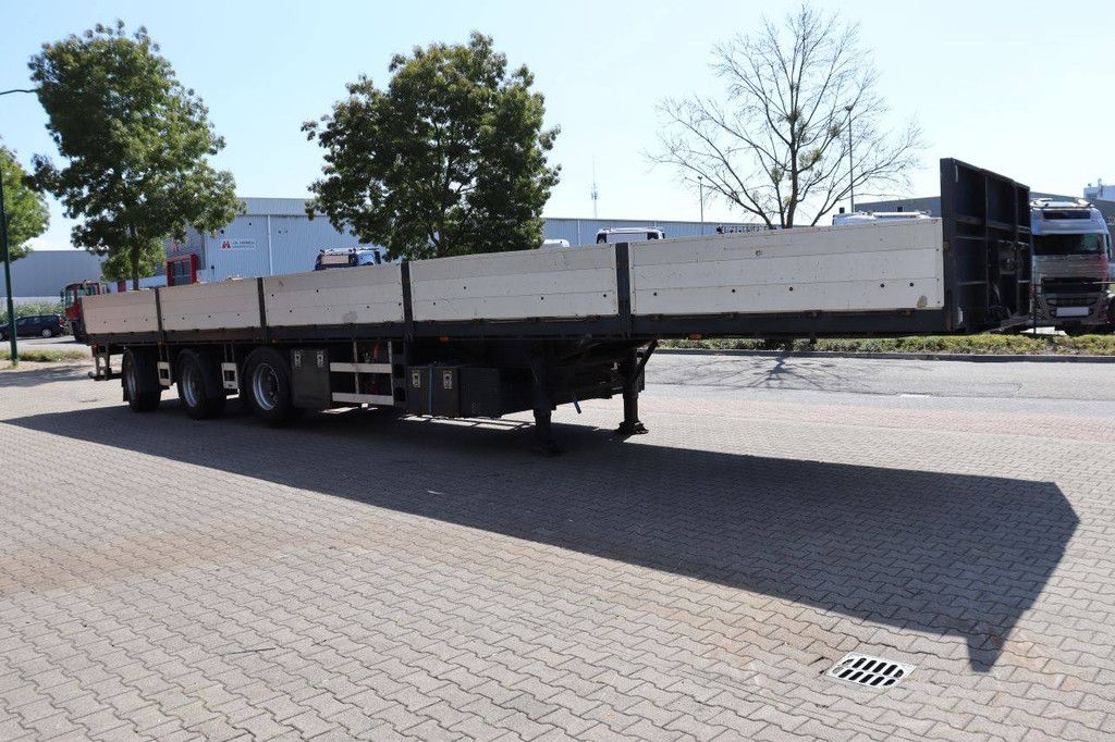 Flatbed Semi-trailer Pacton TGD.340 2010