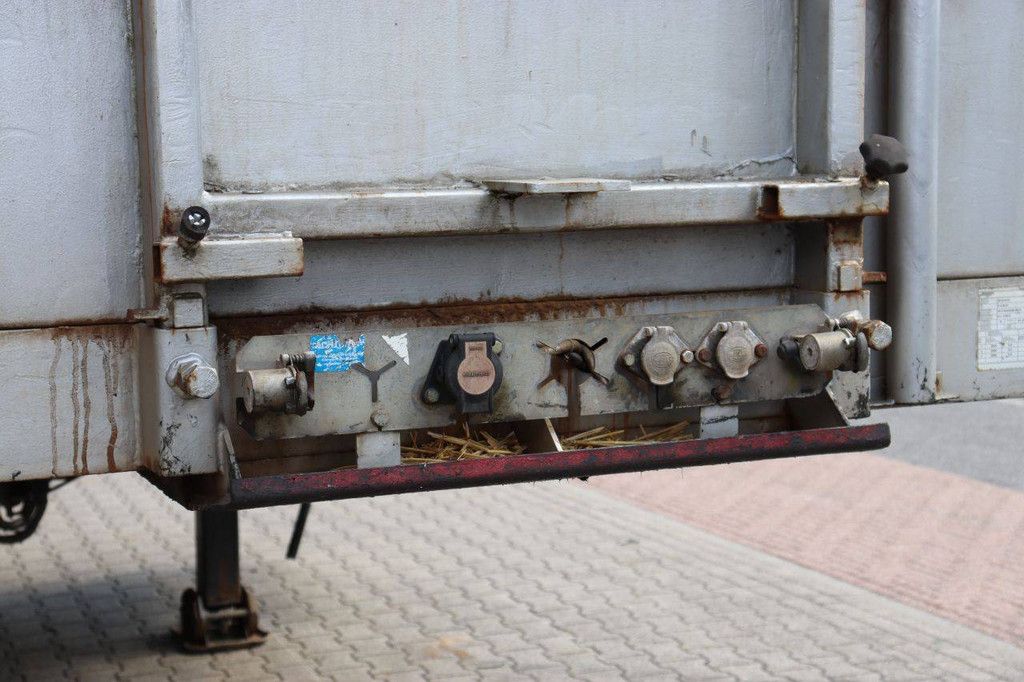 Flatbed Semi-trailer Broshuis 31N5 2008