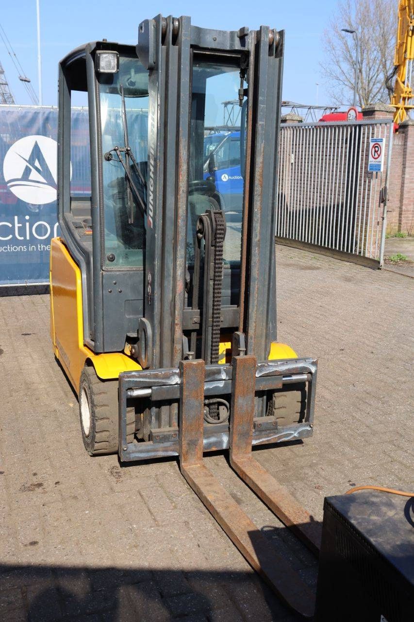 Gabelstapler Jungheinrich EFG 220 Elektro 1900 kg 4,5 m 2011