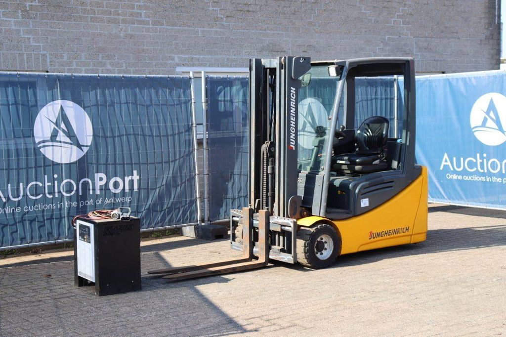 Gabelstapler Jungheinrich EFG 220 Elektro 1900 kg 4,5 m 2011