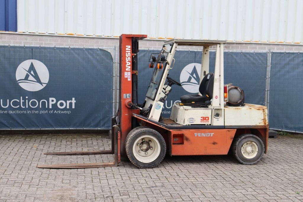 Gabelstapler Nissan 30 LPG 3000kg 4,75m 1991