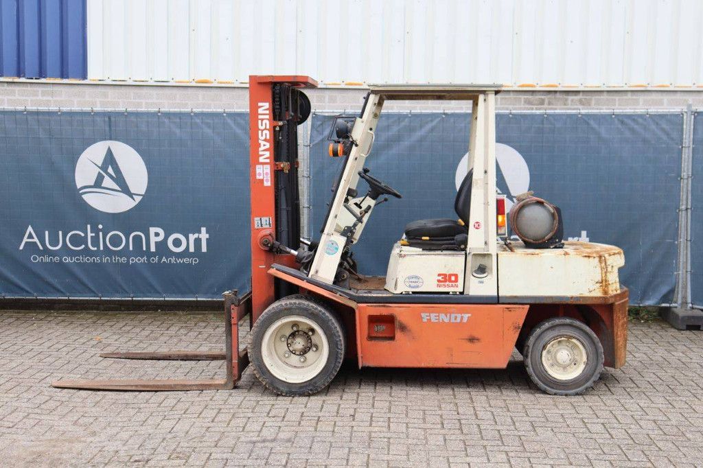 Gabelstapler Nissan 30 LPG 3000kg 4,75m 1991