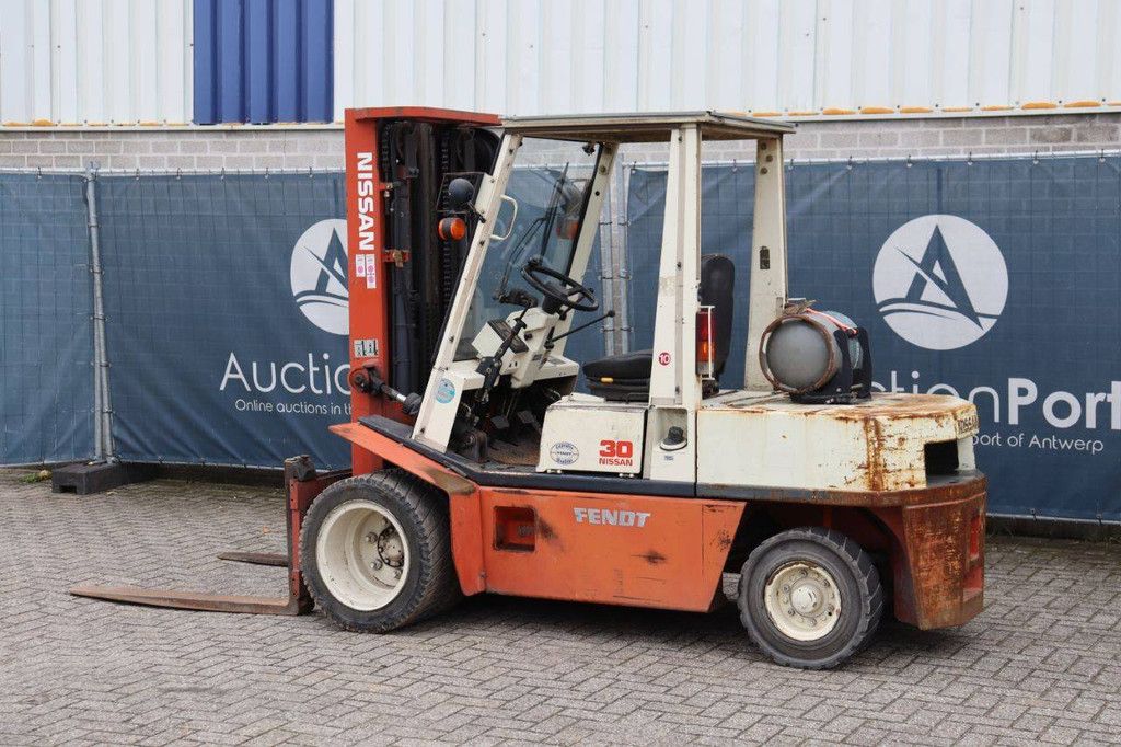 Gabelstapler Nissan 30 LPG 3000kg 4,75m 1991