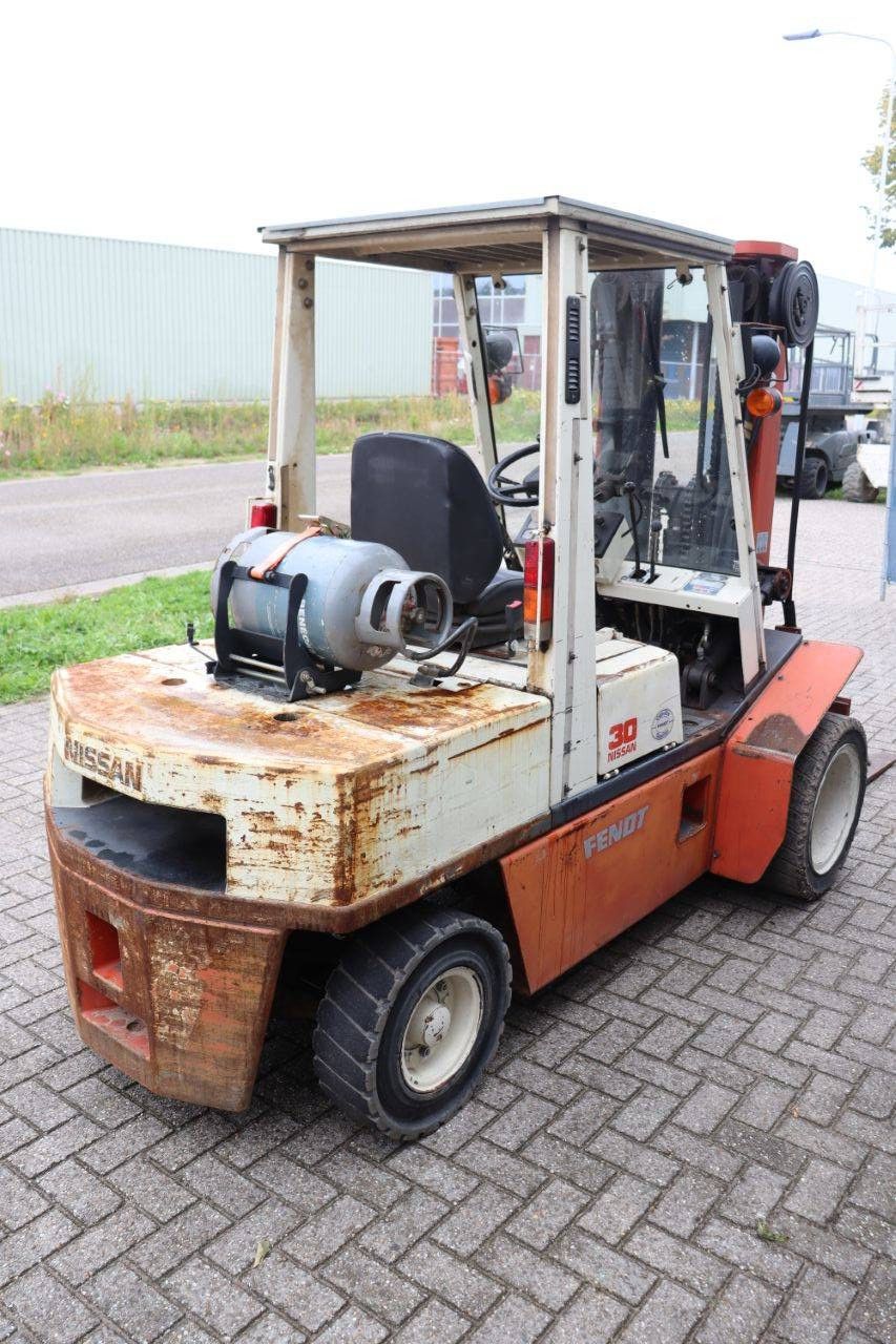 Gabelstapler Nissan 30 LPG 3000kg 4,75m 1991