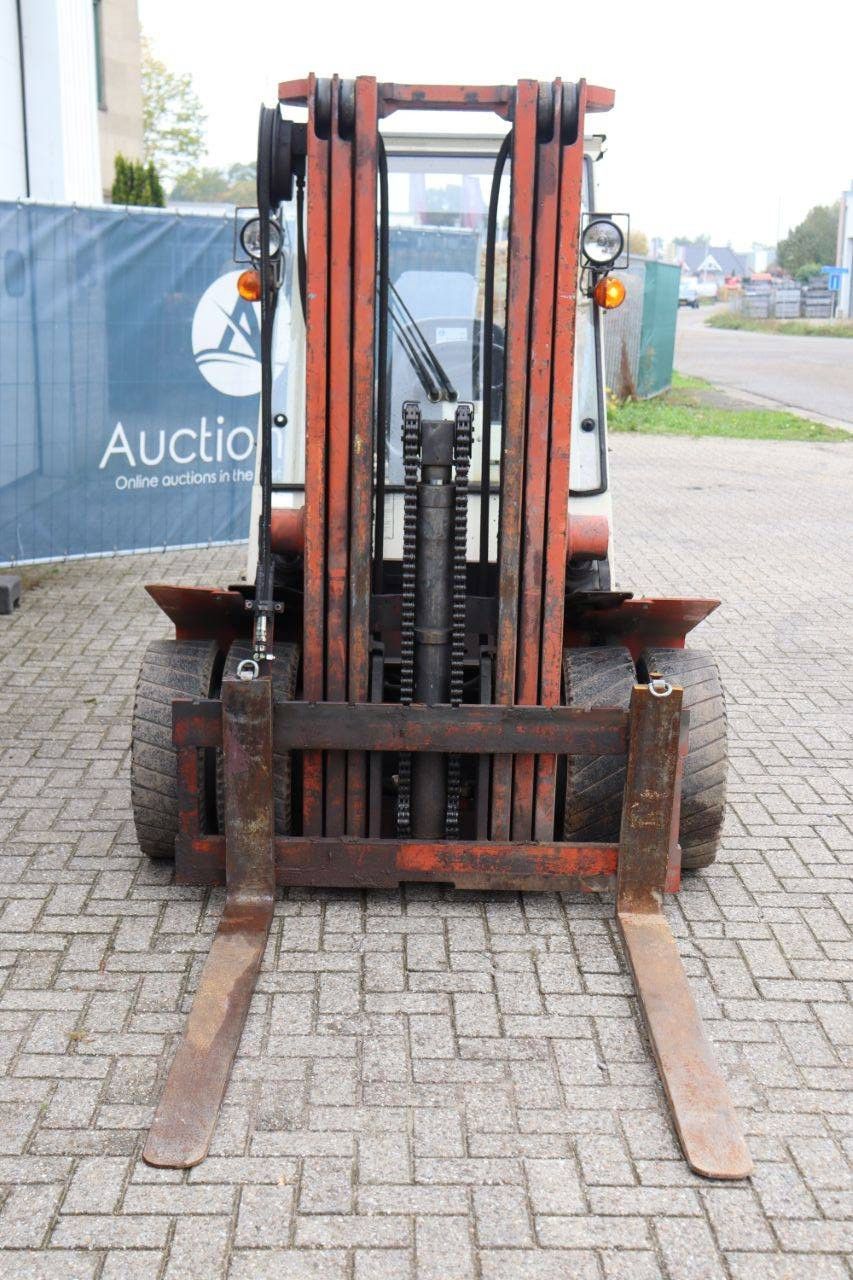 Gabelstapler Nissan 30 LPG 3000kg 4,75m 1991