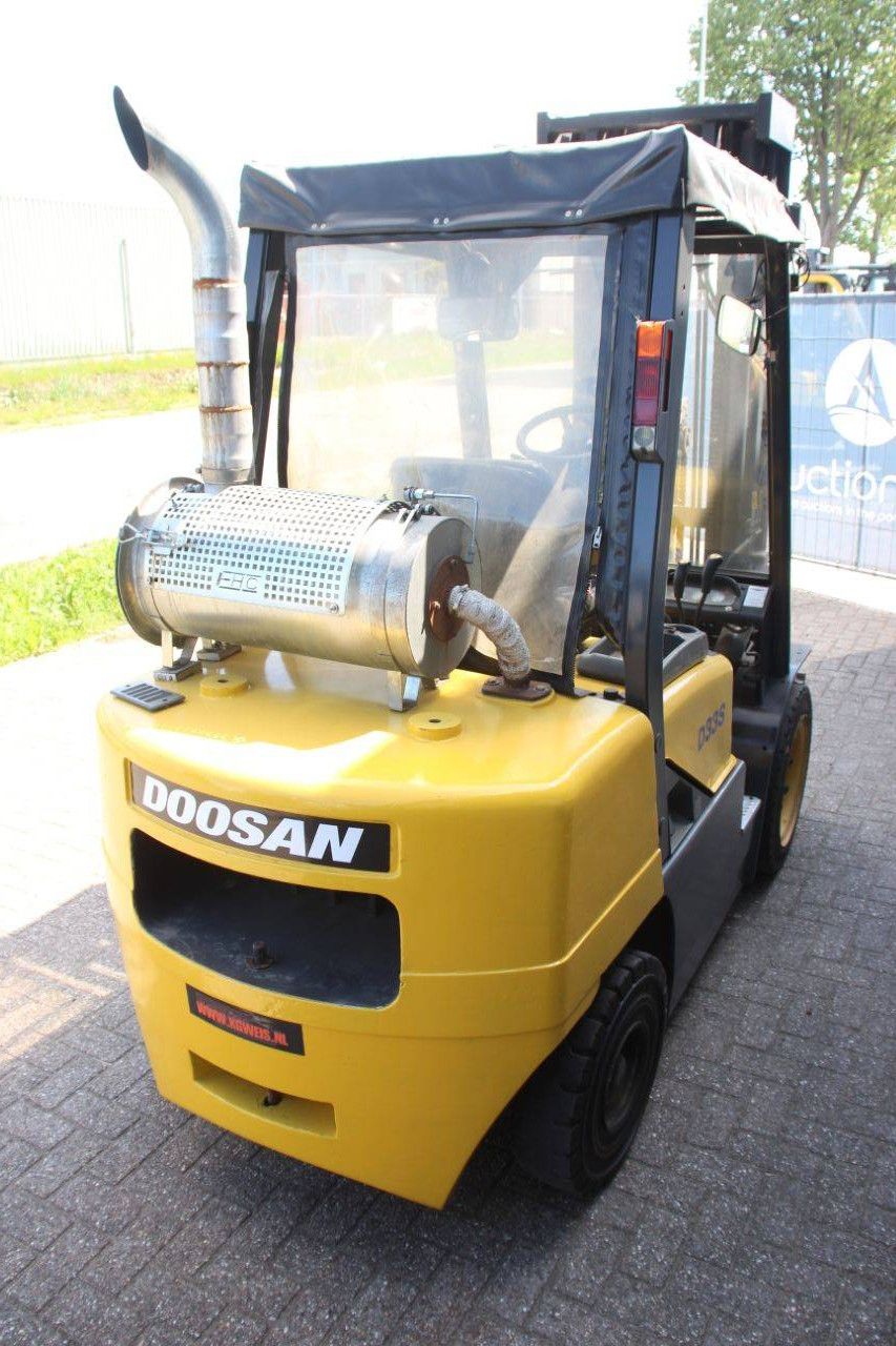 Doosan D33S-3 Diesel Forklift 3250kg 3.5m 2007