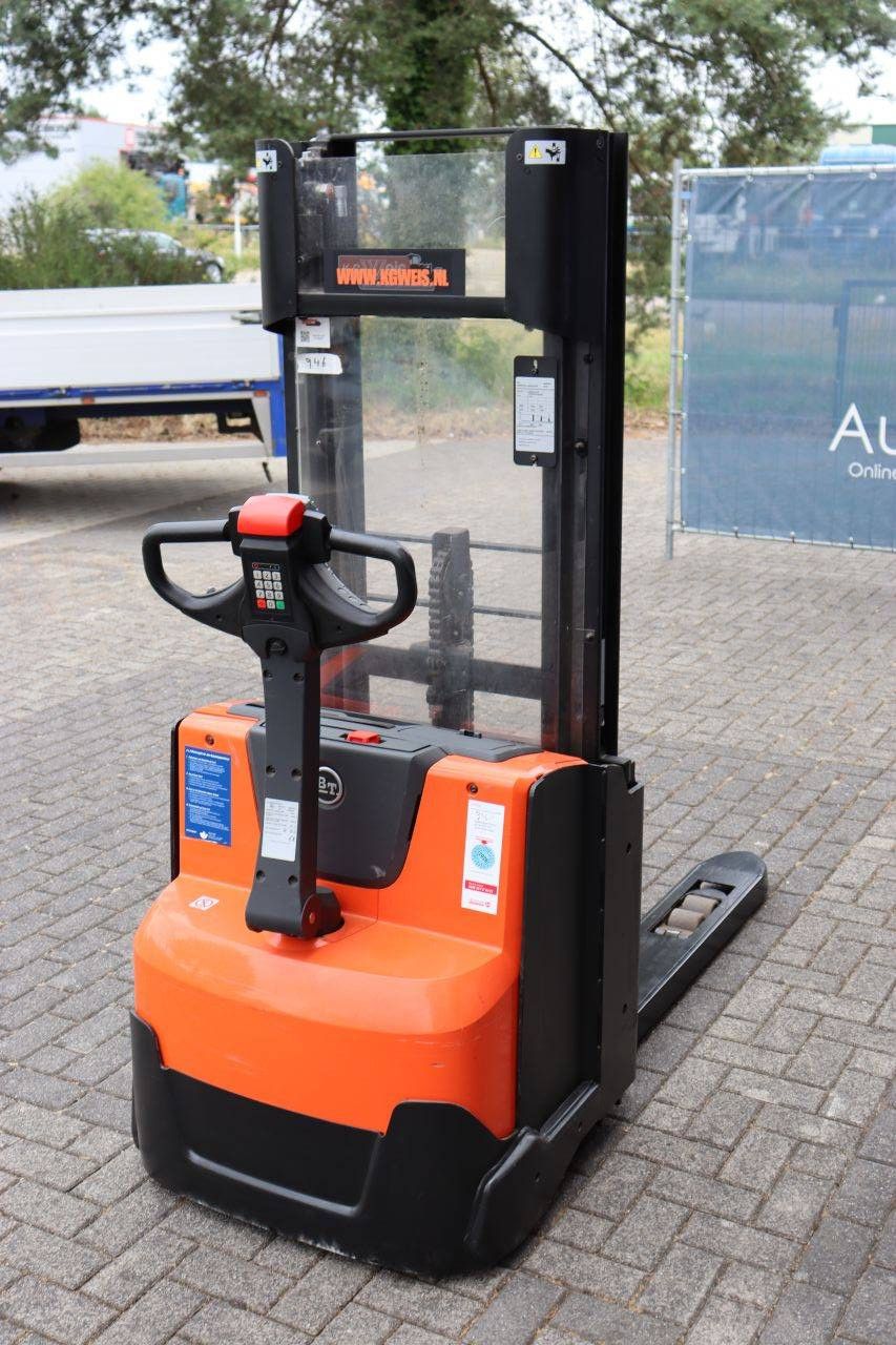 Stacker BT SWE140L Electric 1400kg 2.65m 2015