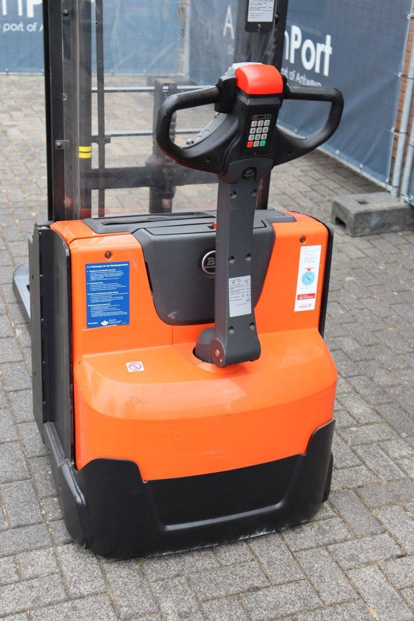 Stacker BT SWE140L Electric 1400kg 2.65m 2015