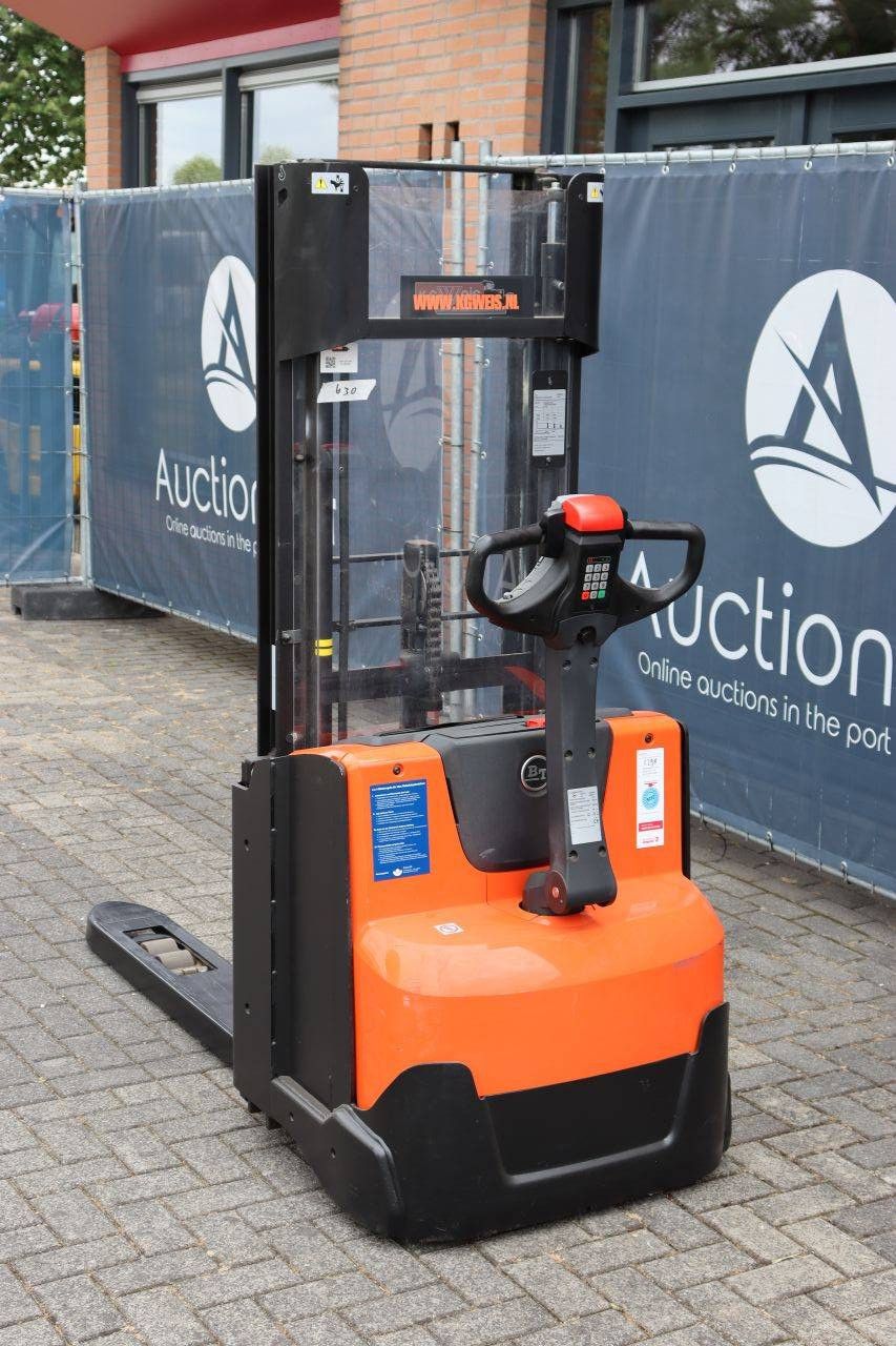 Stacker BT SWE140L Electric 1400kg 2.65m 2015