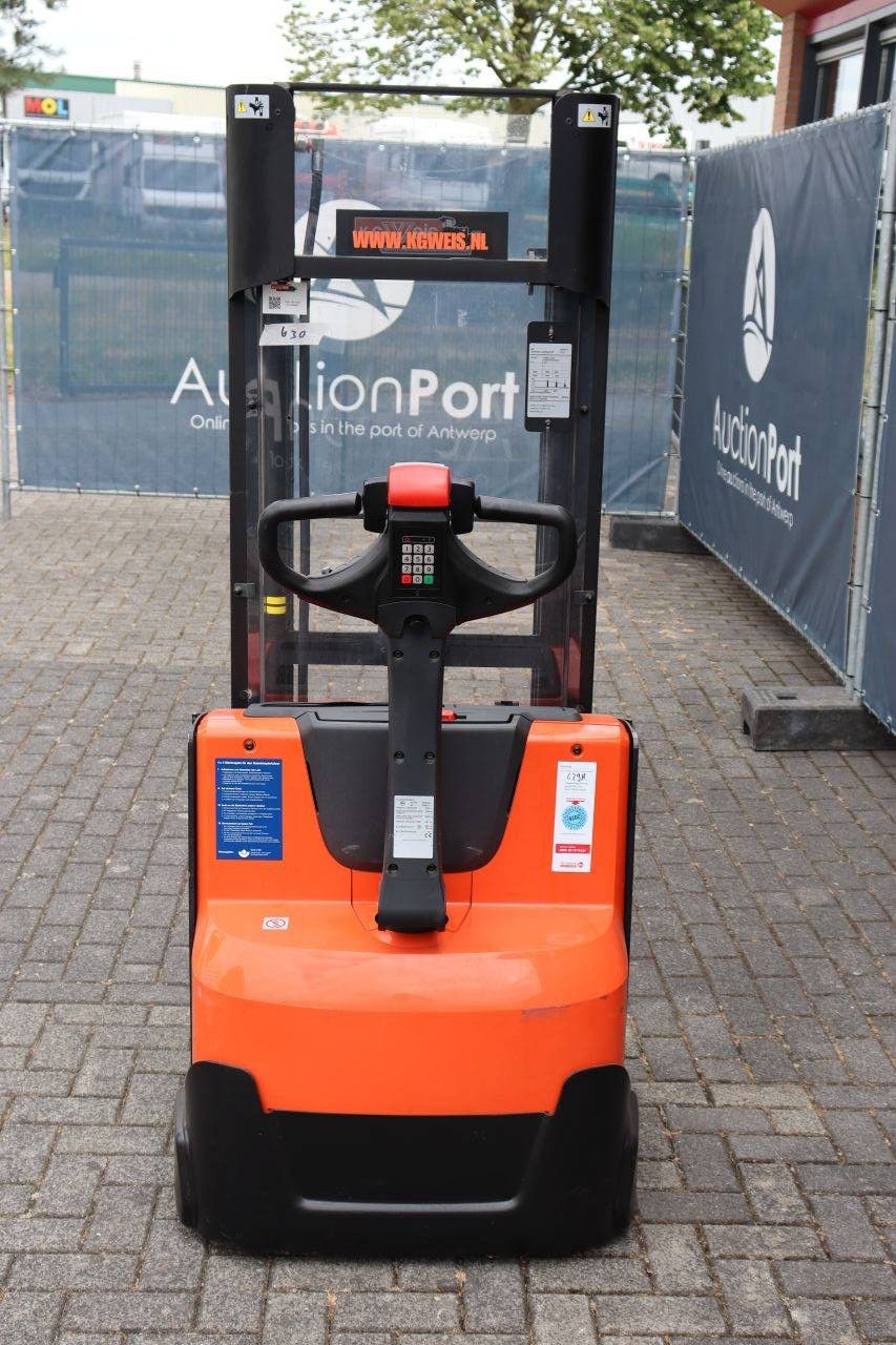 Stacker BT SWE140L Electric 1400kg 2.65m 2015