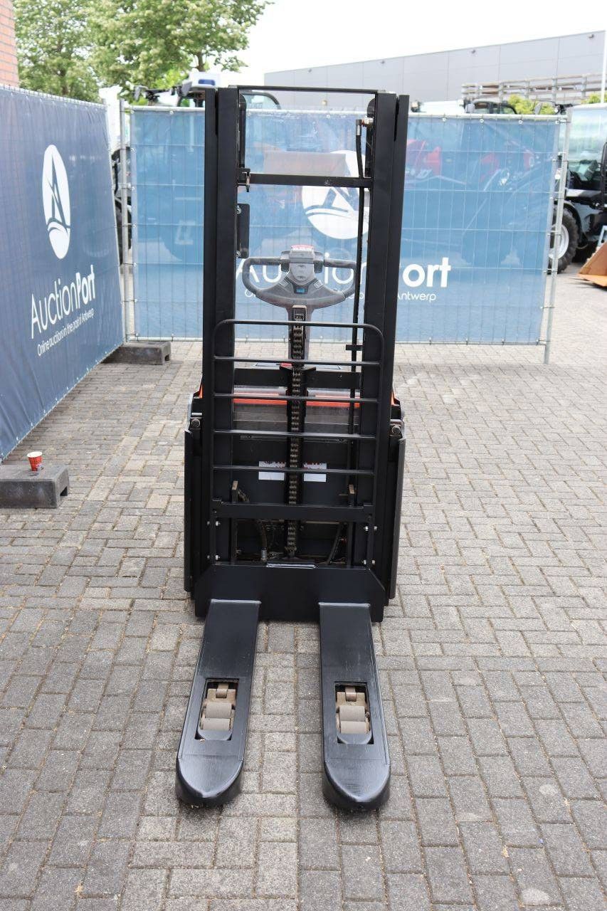 Stacker BT SWE140L Electric 1400kg 2.65m 2015