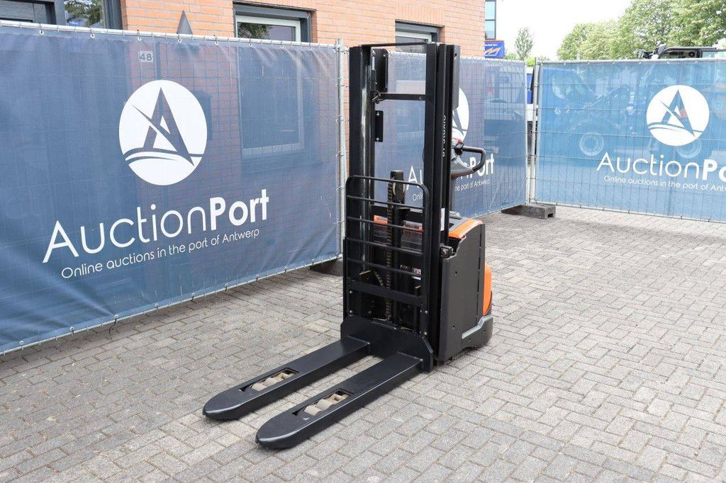 Stacker BT SWE140L Electric 1400kg 2.65m 2015