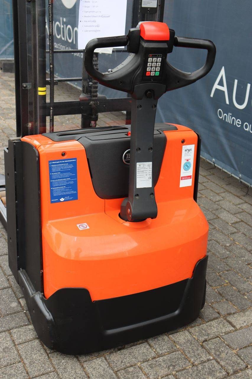 Stacker BT SWE140L Electric 1400kg 2.65m 2015