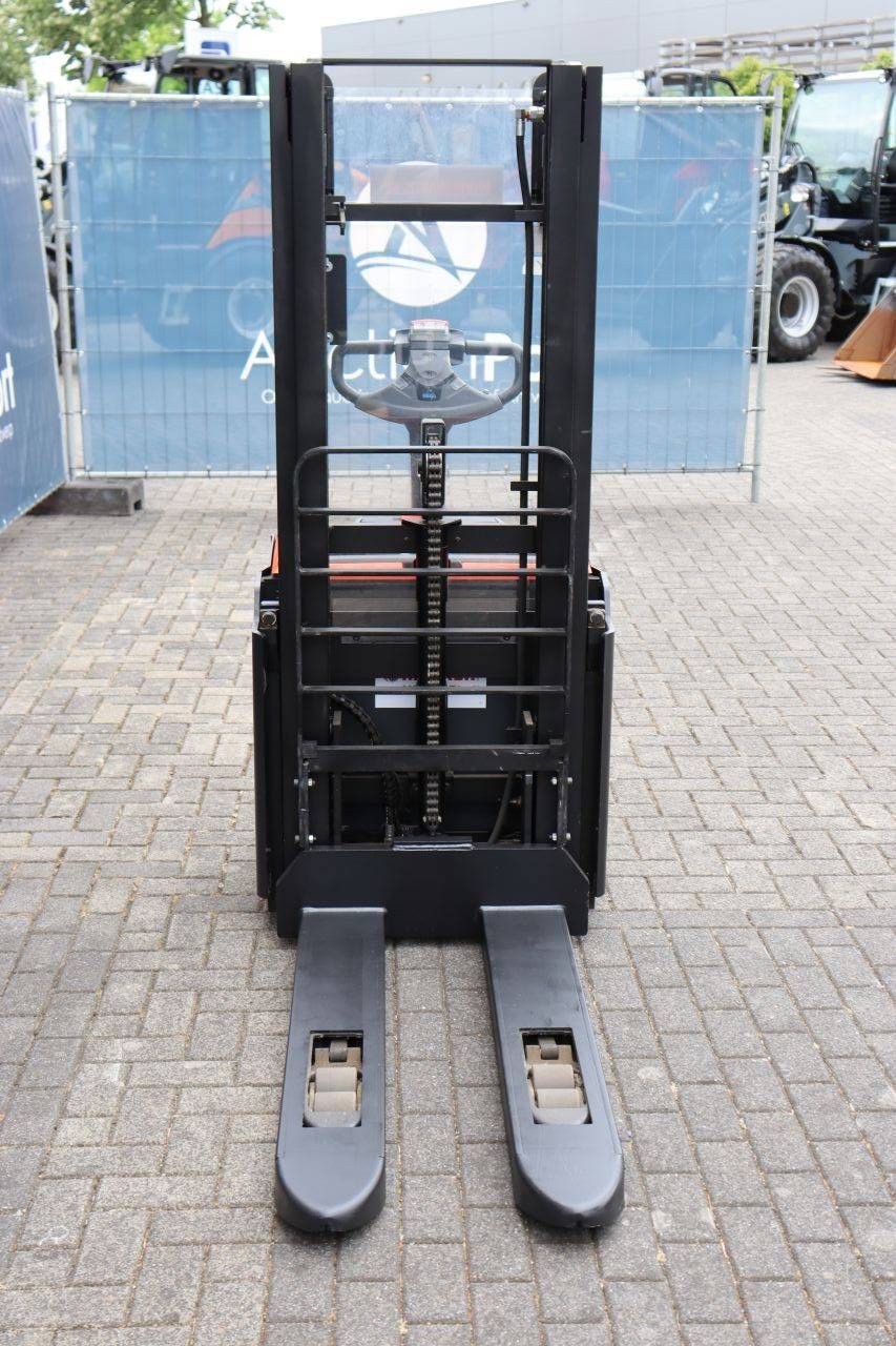 Stacker BT SWE140L Electric 1400kg 2.65m 2015