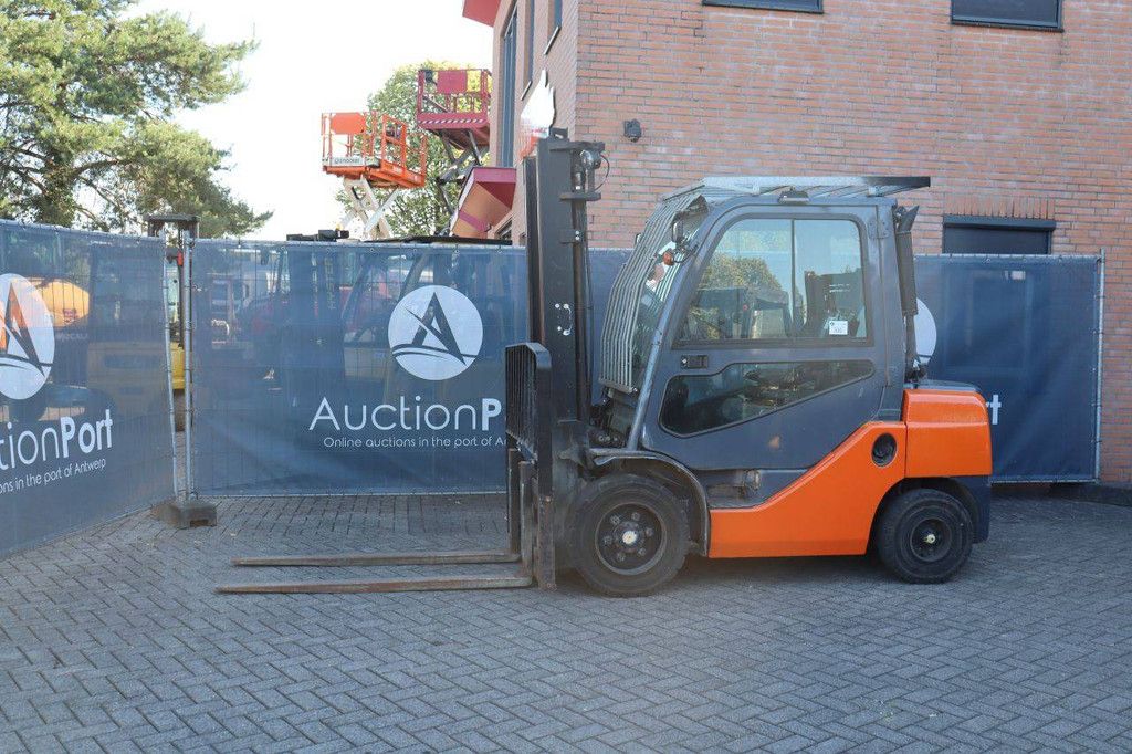 Forklift Toyota 02-8FDF30 Diesel 3000kg 3.7m 2020