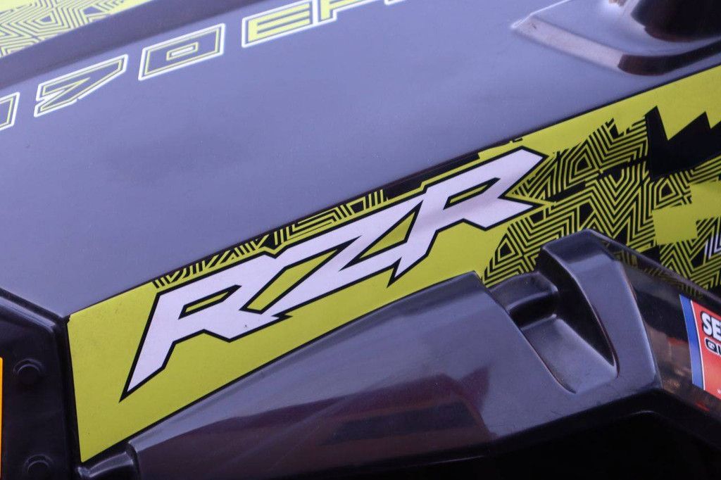 Buggy Polaris RZR 170EFI Benzin