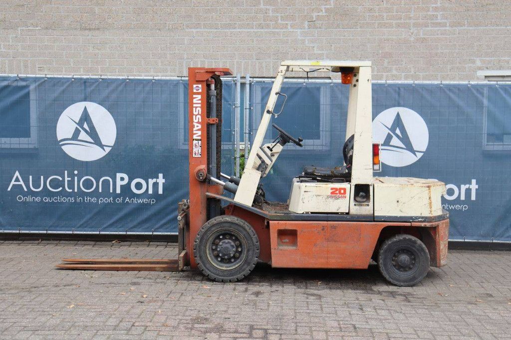 Forklift Nissan EH02A25 Diesel 3000kg 3.0m 1990