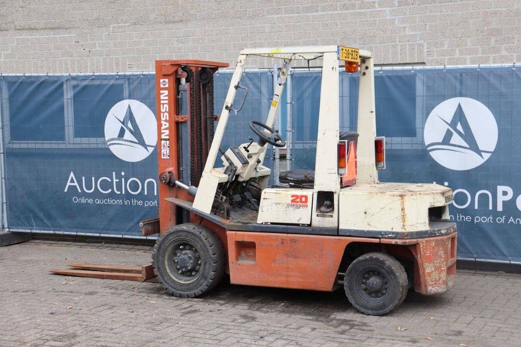 Forklift Nissan EH02A25 Diesel 3000kg 3.0m 1990