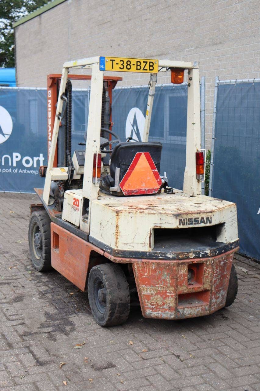 Forklift Nissan EH02A25 Diesel 3000kg 3.0m 1990