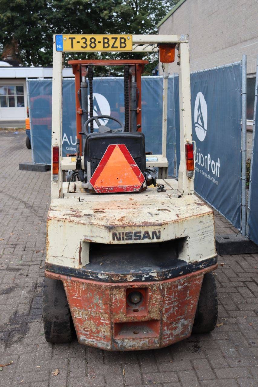 Forklift Nissan EH02A25 Diesel 3000kg 3.0m 1990