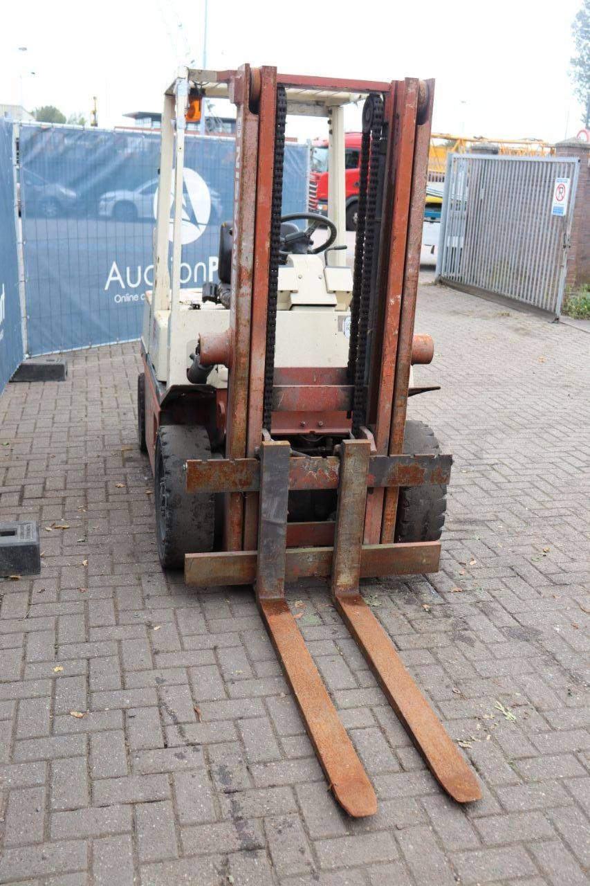 Forklift Nissan EH02A25 Diesel 3000kg 3.0m 1990