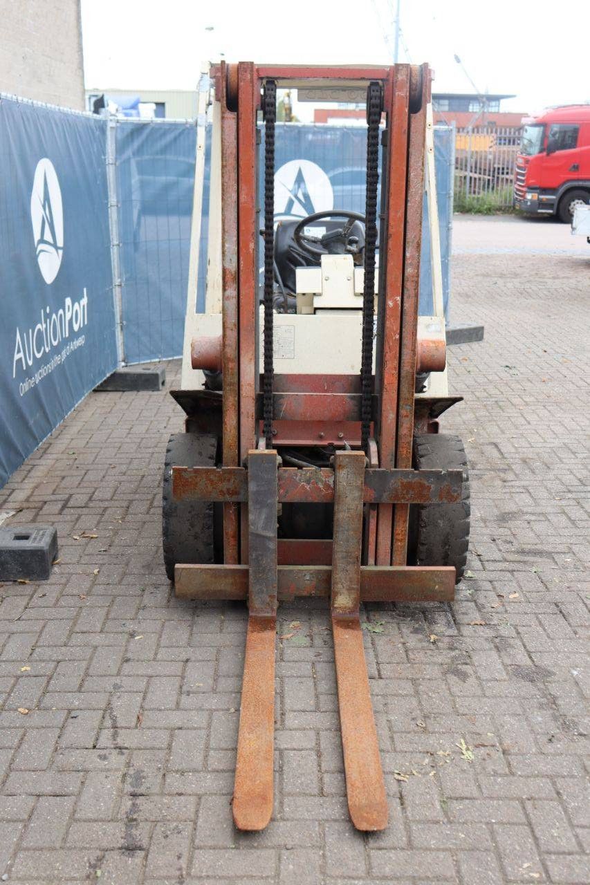Forklift Nissan EH02A25 Diesel 3000kg 3.0m 1990