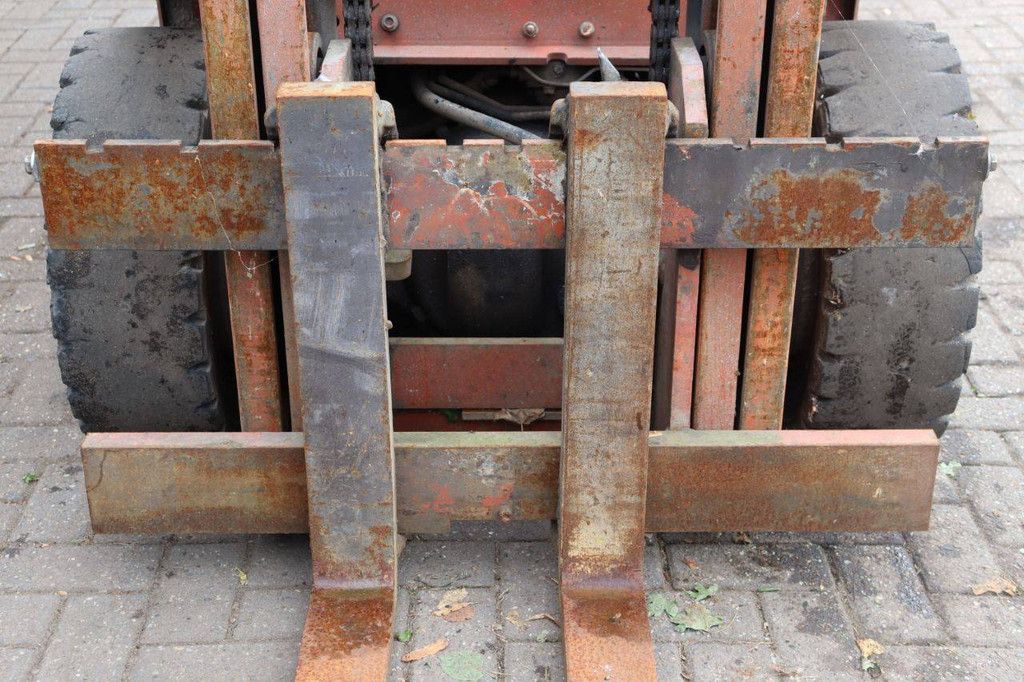 Forklift Nissan EH02A25 Diesel 3000kg 3.0m 1990